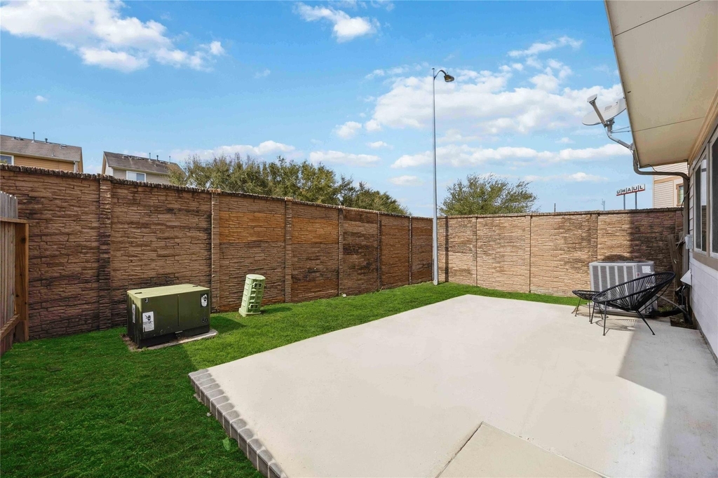 10702 Clearview Villa Place - Photo 13