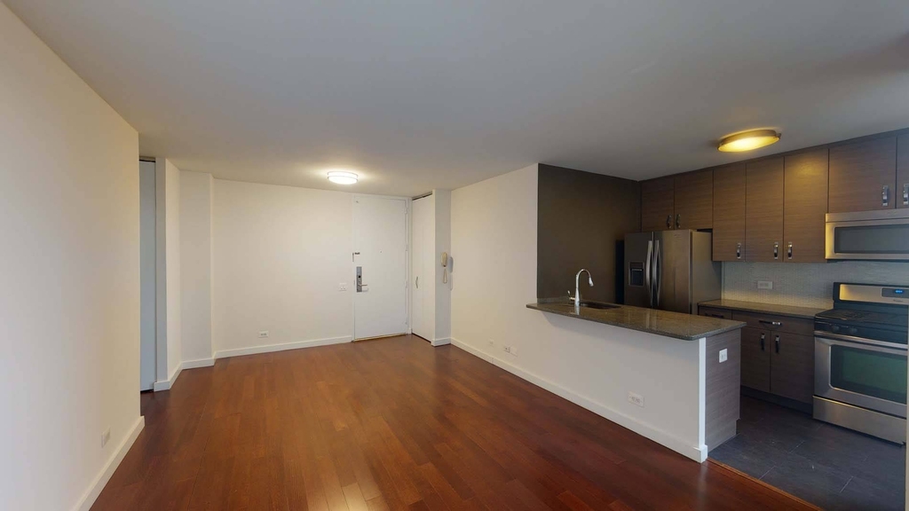 401 E 34th St - Photo 4