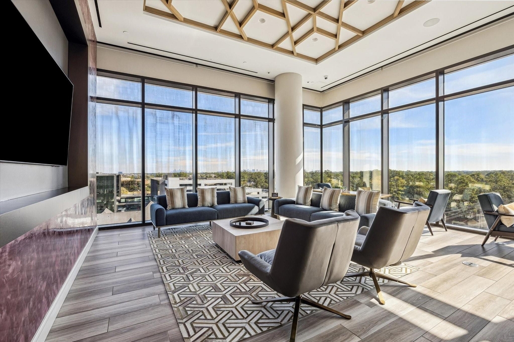 9757 Katy Freeway - Photo 24
