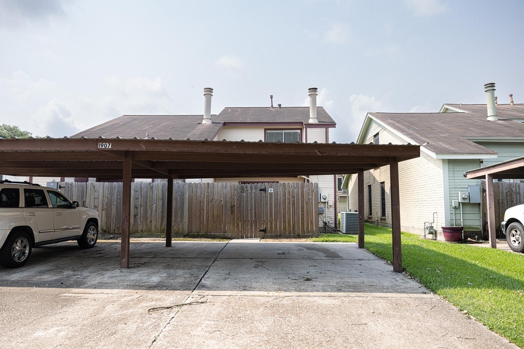 1907 Country Village Boulevard - Photo 11