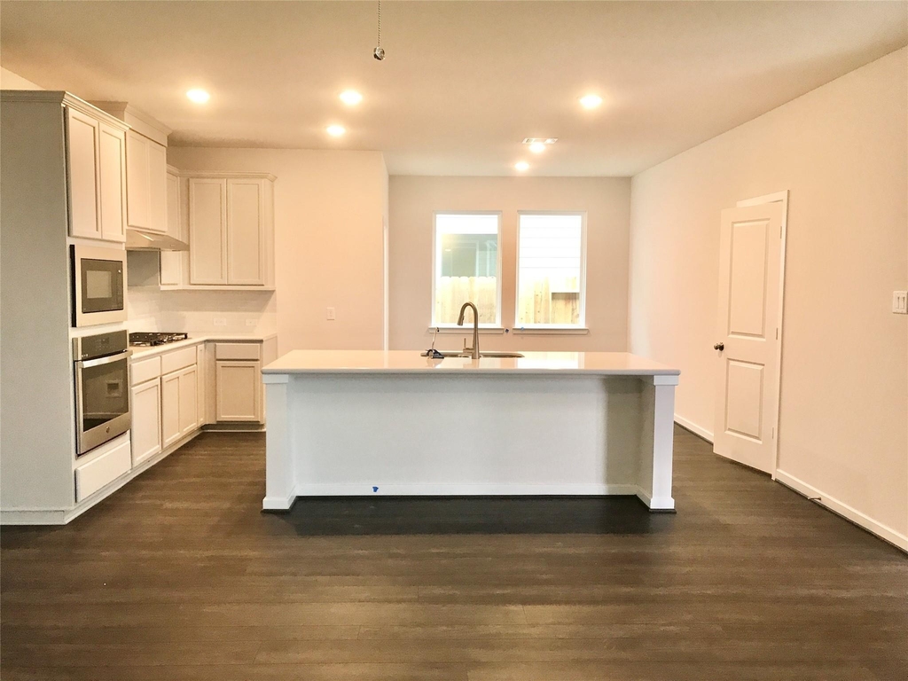 7823 Skylark Heights Lane - Photo 4