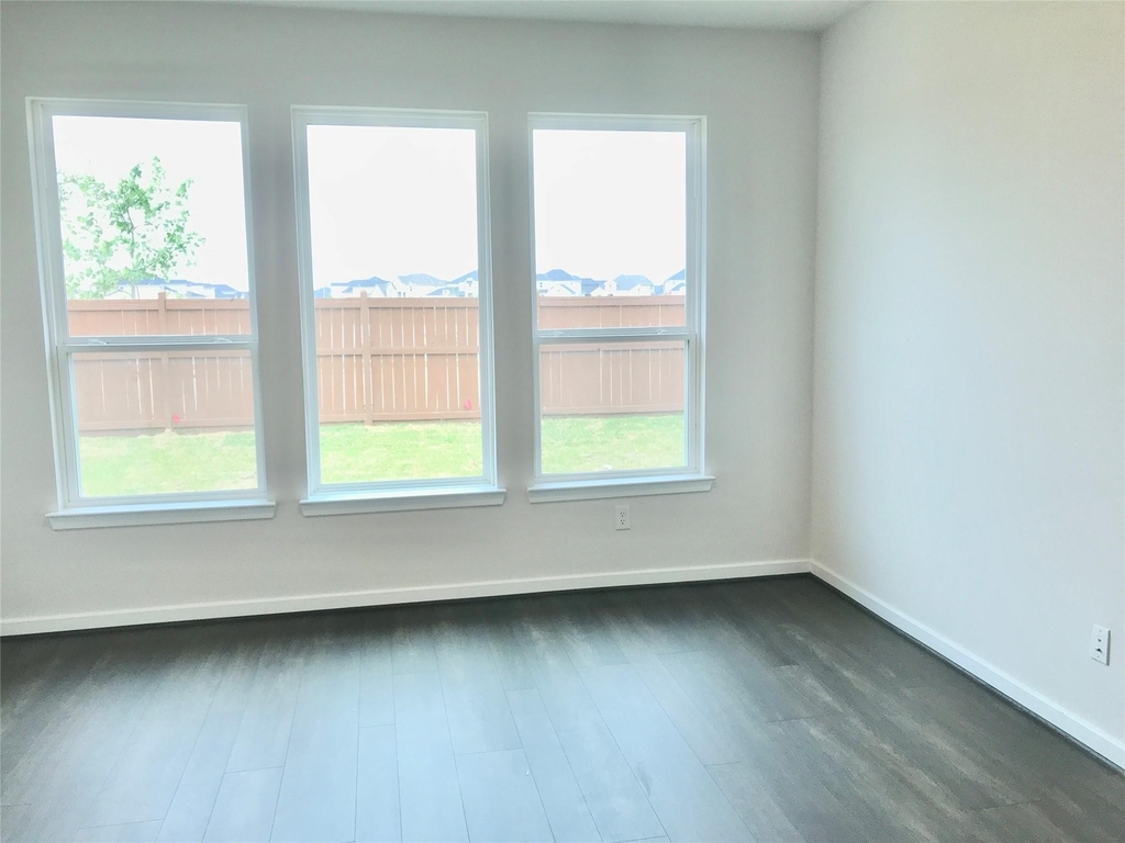 7823 Skylark Heights Lane - Photo 8