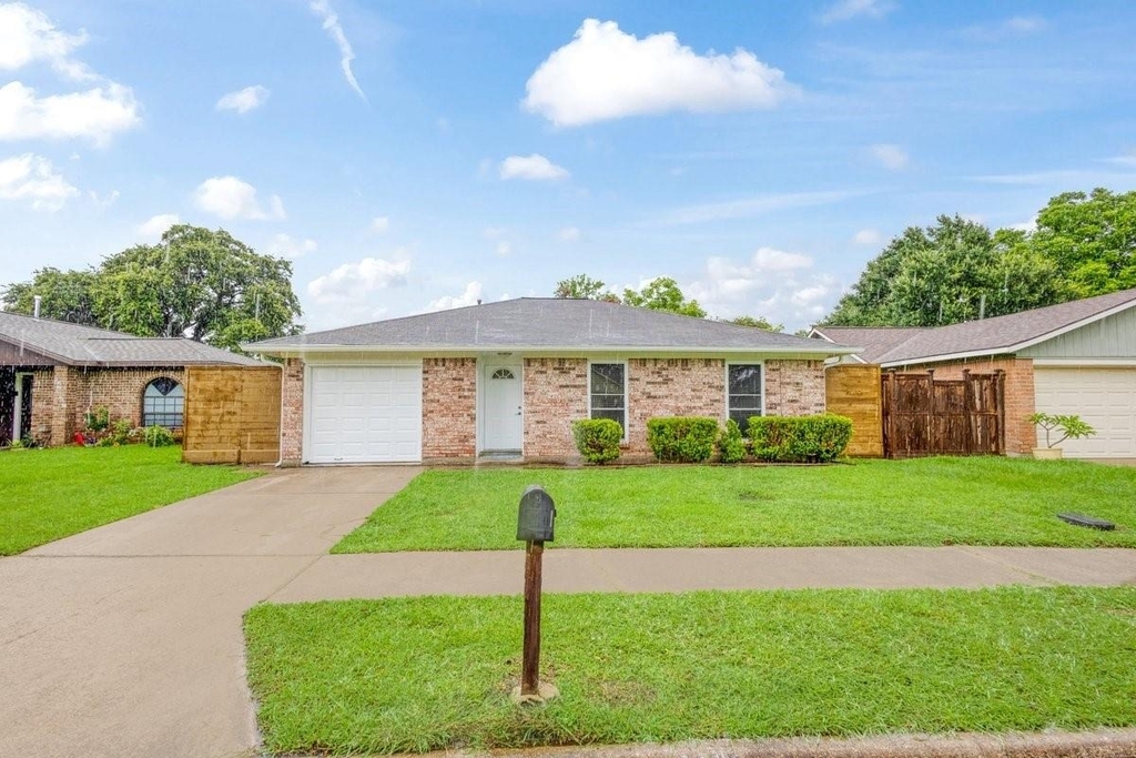 1303 Gamma Street - Photo 0