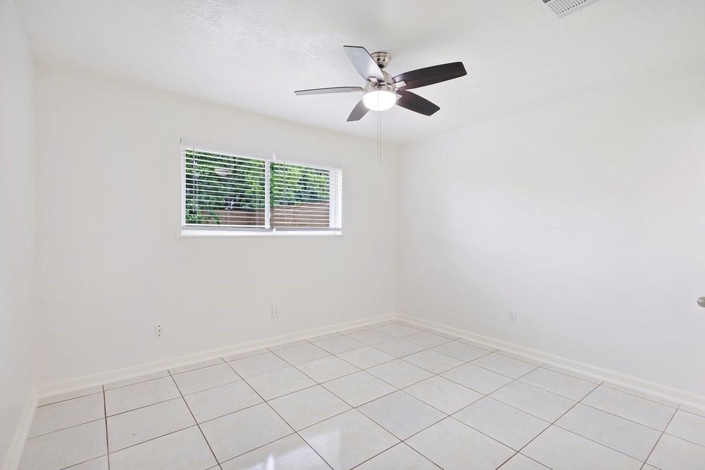 1303 Gamma Street - Photo 5