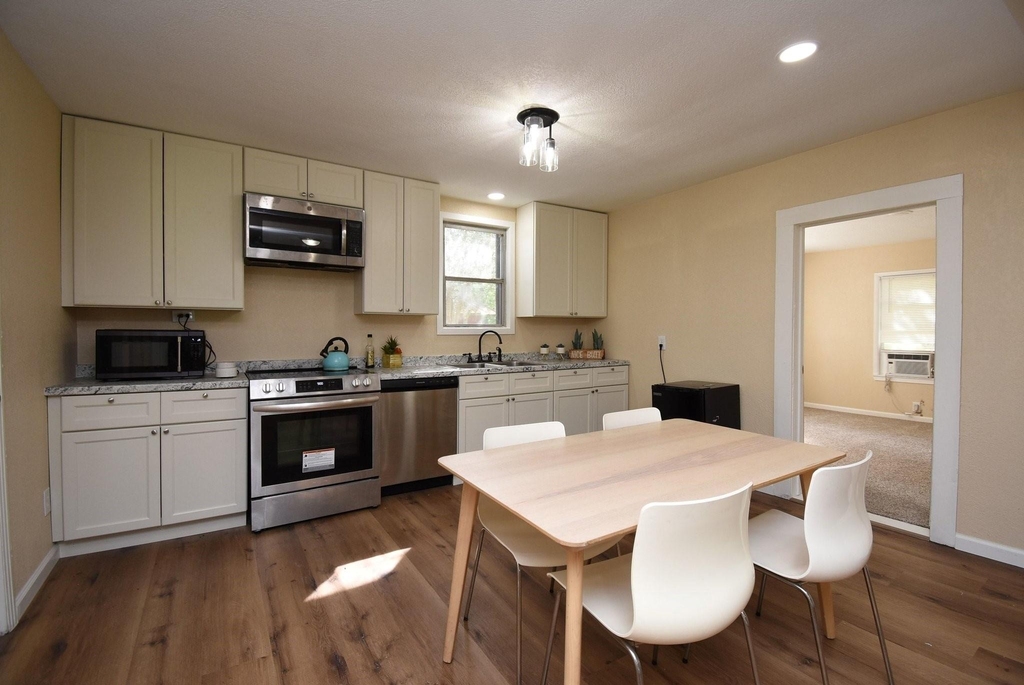 8421 Altimore Road - Photo 8
