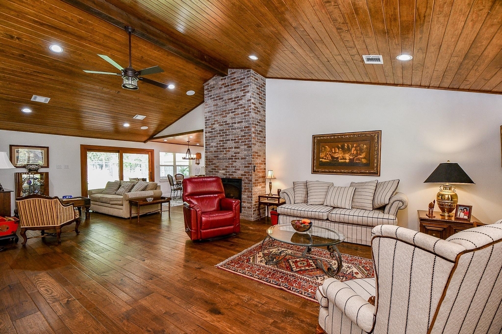 922 Chantilly Lane - Photo 4