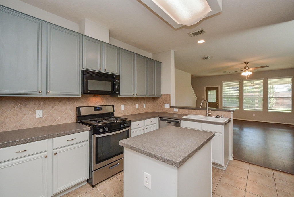 15506 Hickory Dale Street - Photo 14
