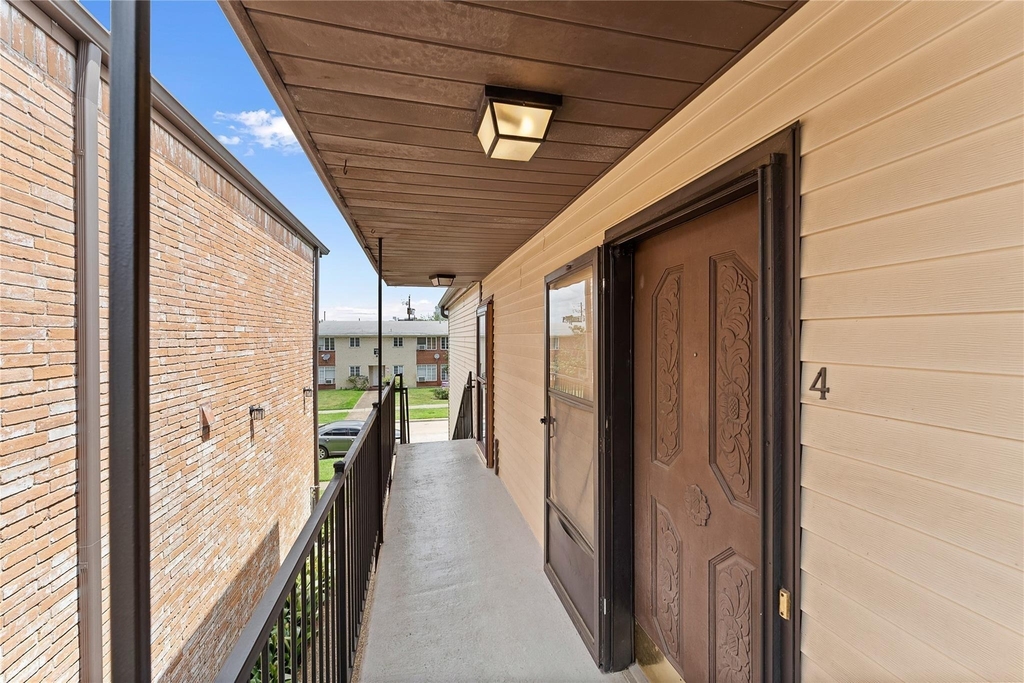 2515 Shakespeare Street - Photo 1