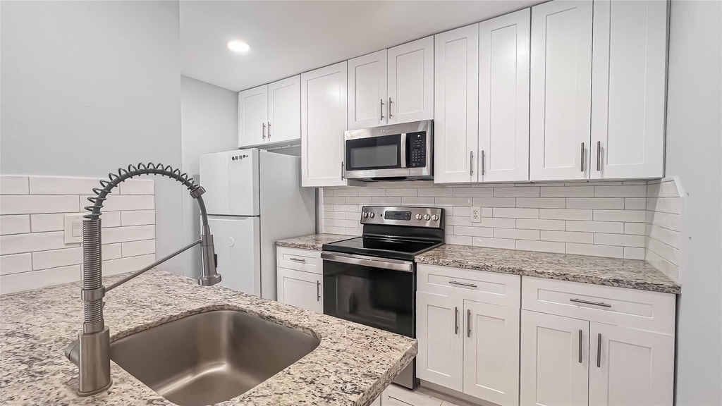 2515 Shakespeare Street - Photo 4