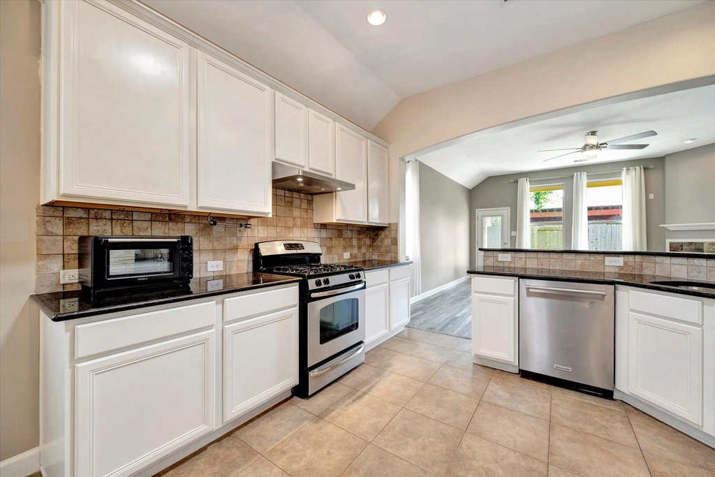 2291 Catalonia Cove - Photo 15
