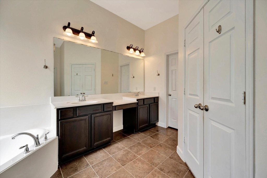 2291 Catalonia Cove - Photo 27
