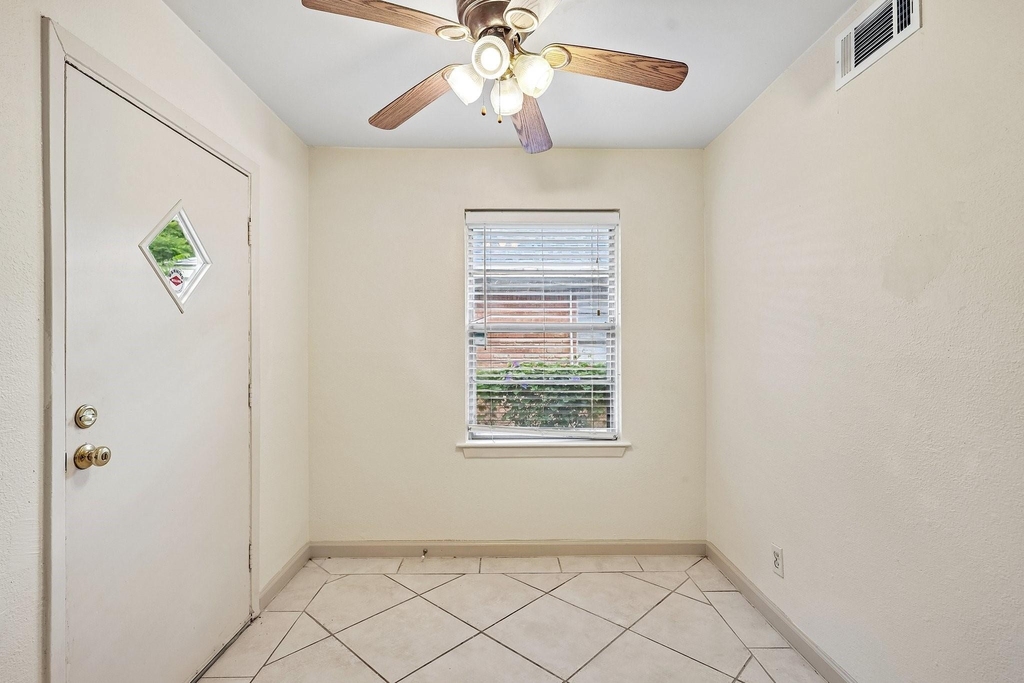 6401 Rowan Lane - Photo 6