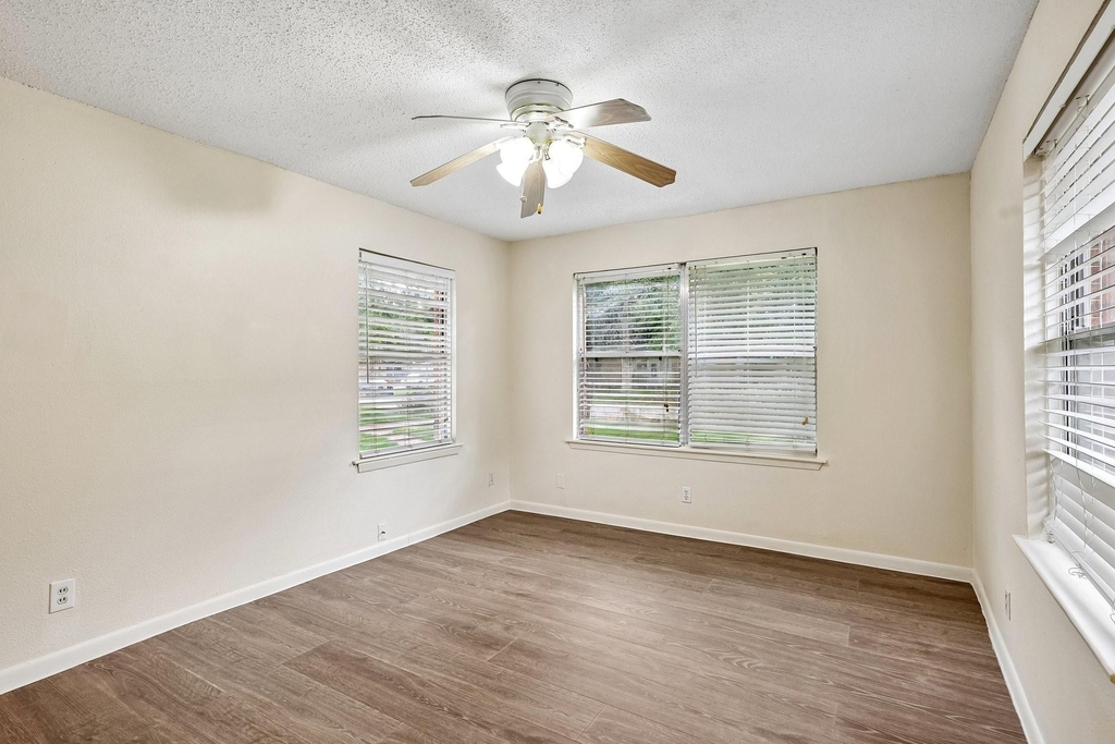 6401 Rowan Lane - Photo 16
