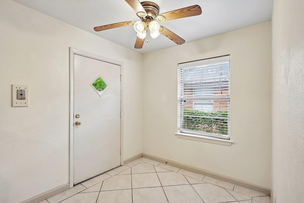 6401 Rowan Lane - Photo 5