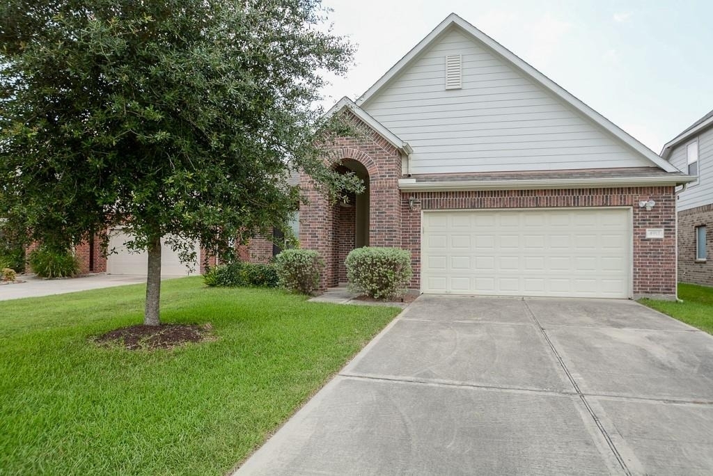 4911 Spring Showers Court - Photo 0