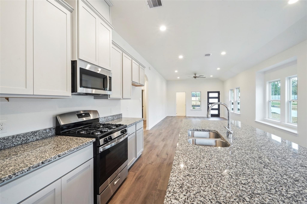 11703 Eclipse Drive - Photo 8