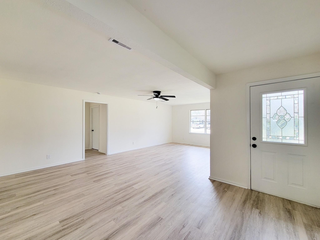 301 Cypress Street - Photo 9
