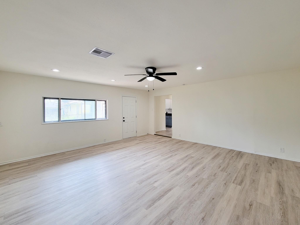 301 Cypress Street - Photo 29