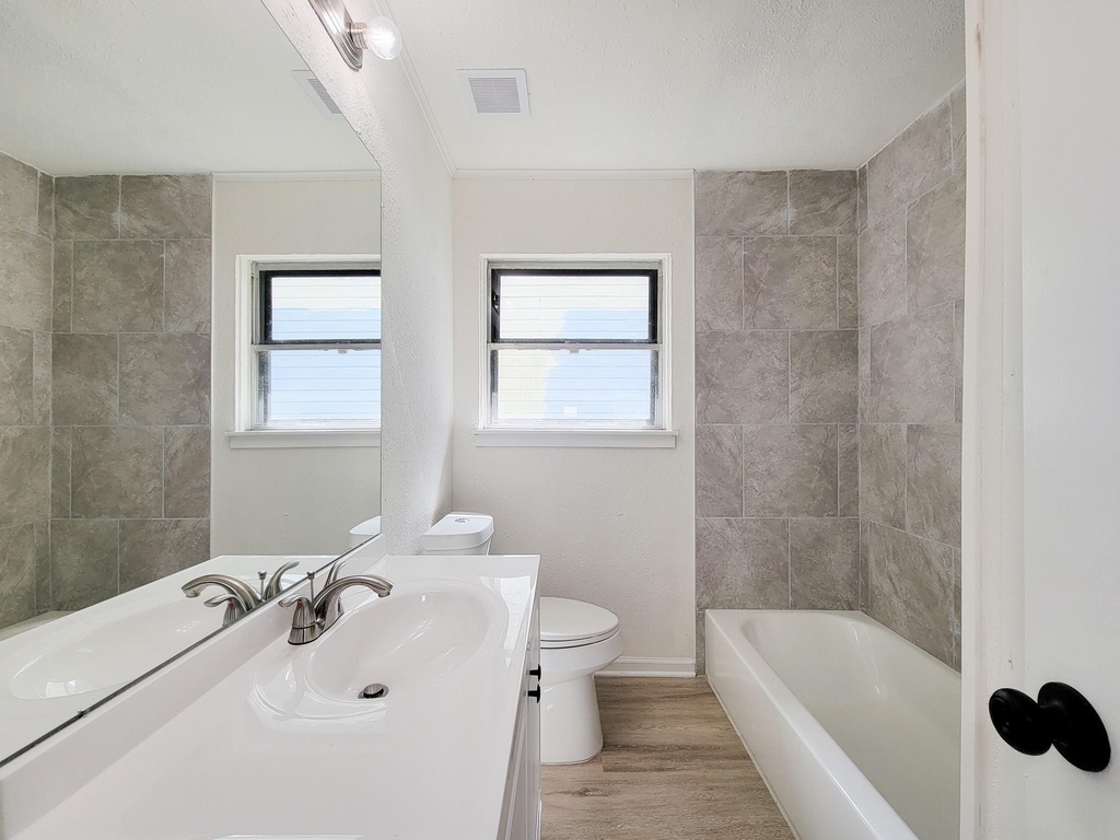 301 Cypress Street - Photo 18