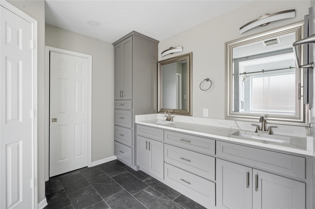 2605 Los Alamos Circle - Photo 10
