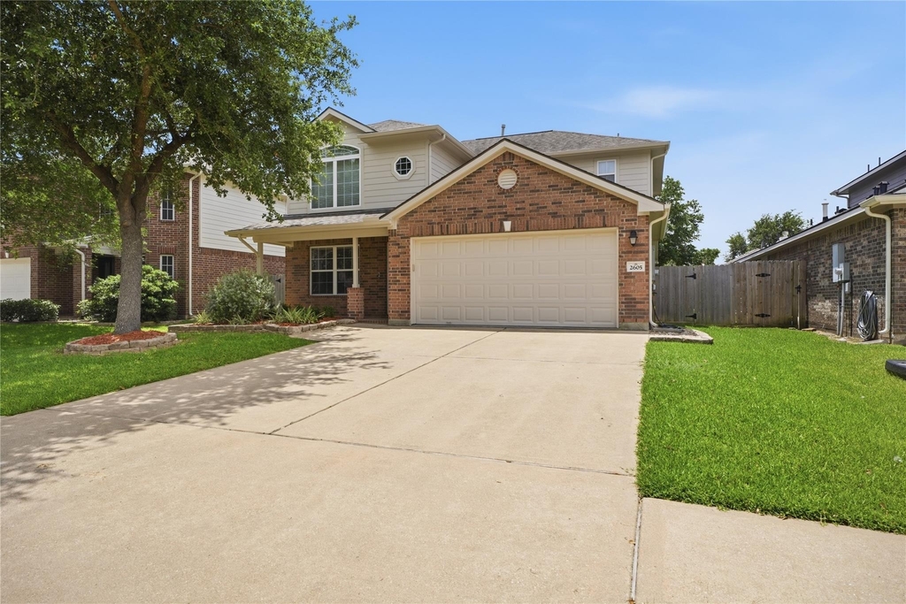 2605 Los Alamos Circle - Photo 0