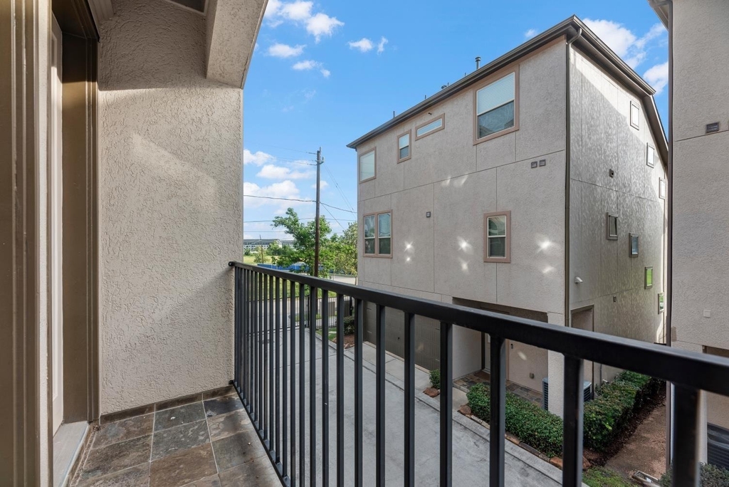 458 N Live Oak Street - Photo 11