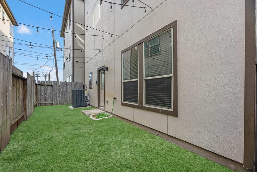 458 N Live Oak Street - Photo 25