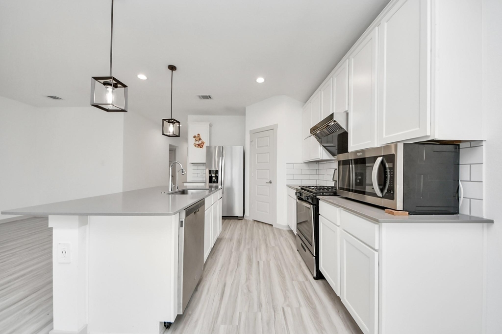 7007 Fleetwood Crescent Way - Photo 10