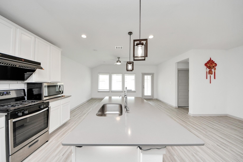 7007 Fleetwood Crescent Way - Photo 9