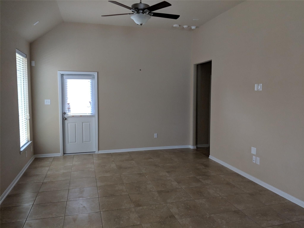 5211 Ivory Glass Drive - Photo 7