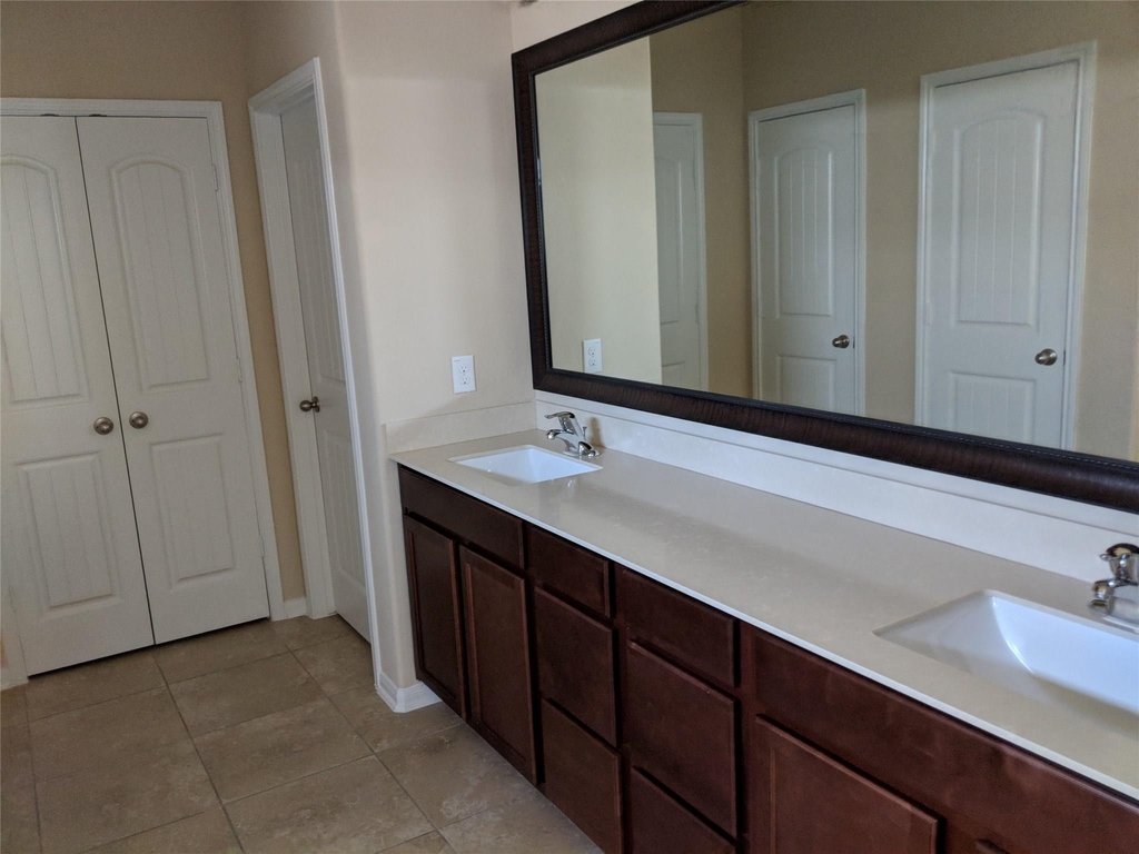 5211 Ivory Glass Drive - Photo 10