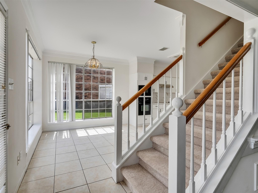 1127 Gloria Court - Photo 18