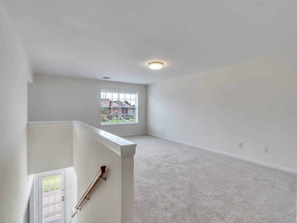 1127 Gloria Court - Photo 34