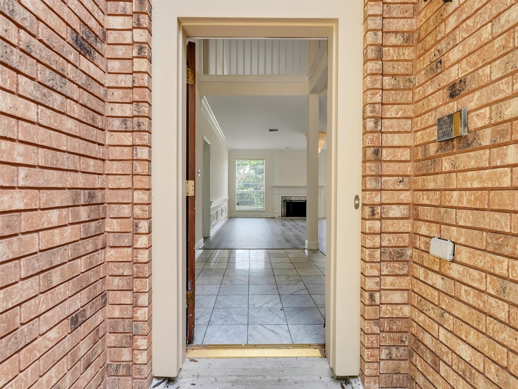 1127 Gloria Court - Photo 12