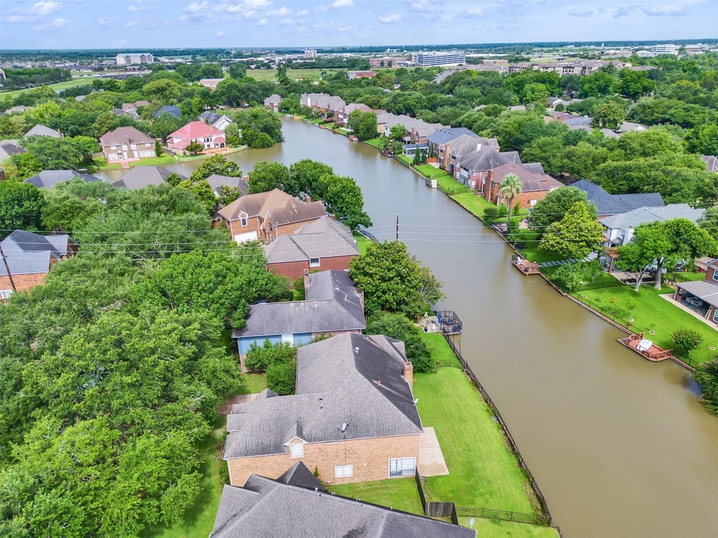 1127 Gloria Court - Photo 4