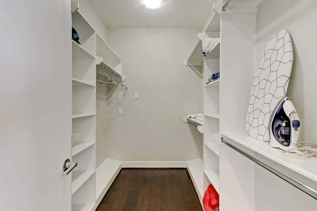 3015 Gillespie Street - Photo 9
