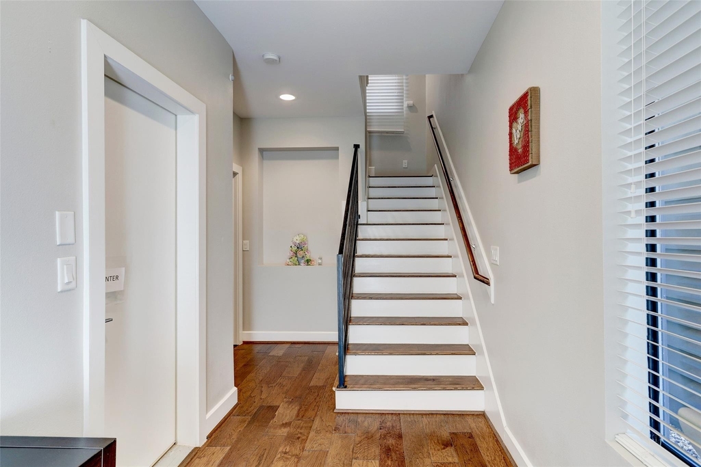 3015 Gillespie Street - Photo 5
