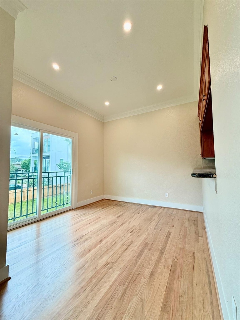 1323 Rosewood Street - Photo 1