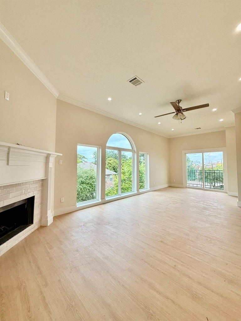 1323 Rosewood Street - Photo 8