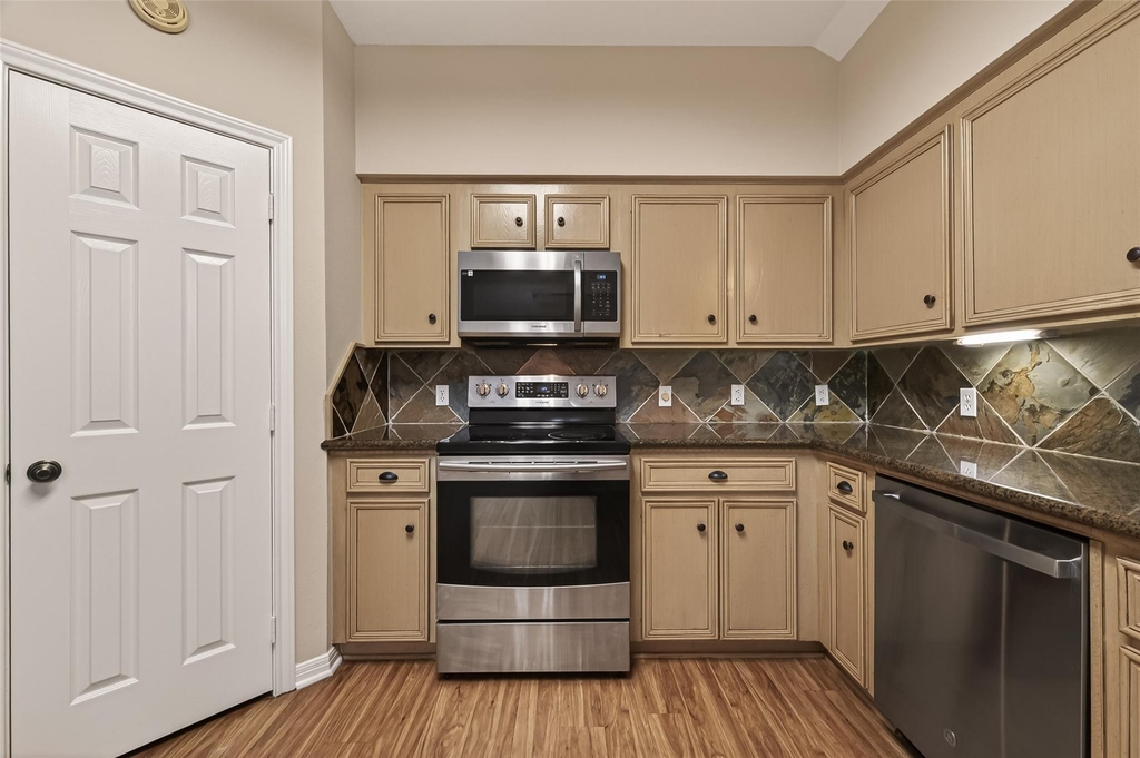 1012 Lilley Road - Photo 8