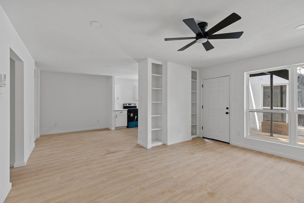 6840 Fairway Drive - Photo 7