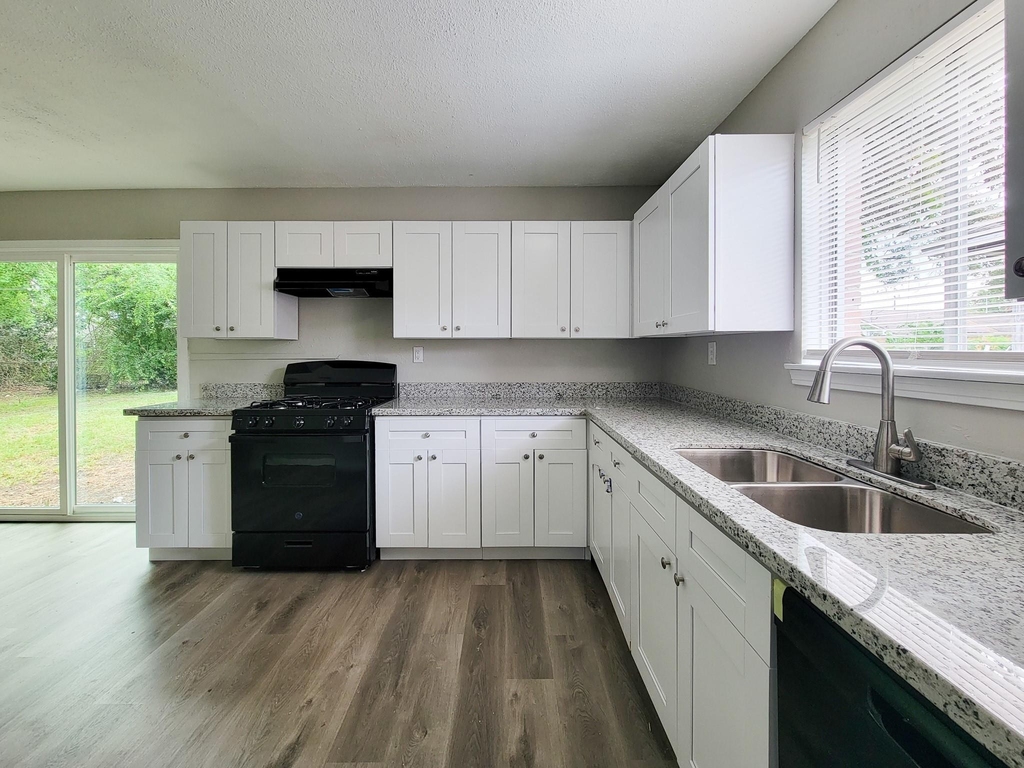3121 Proswimmer Street - Photo 12