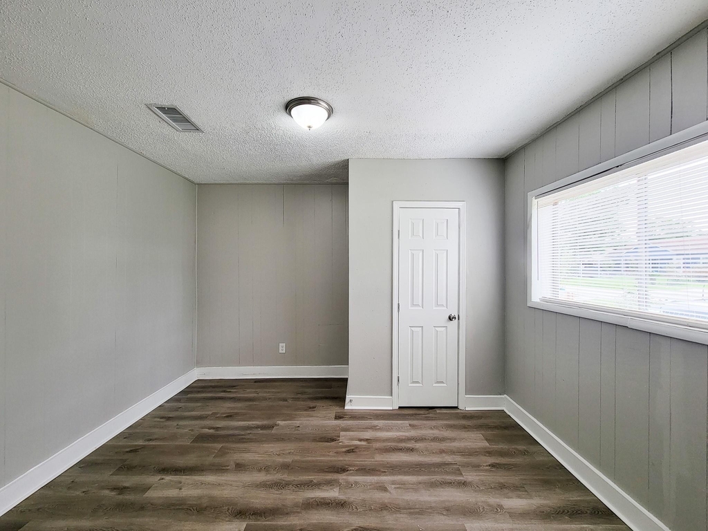 3121 Proswimmer Street - Photo 1