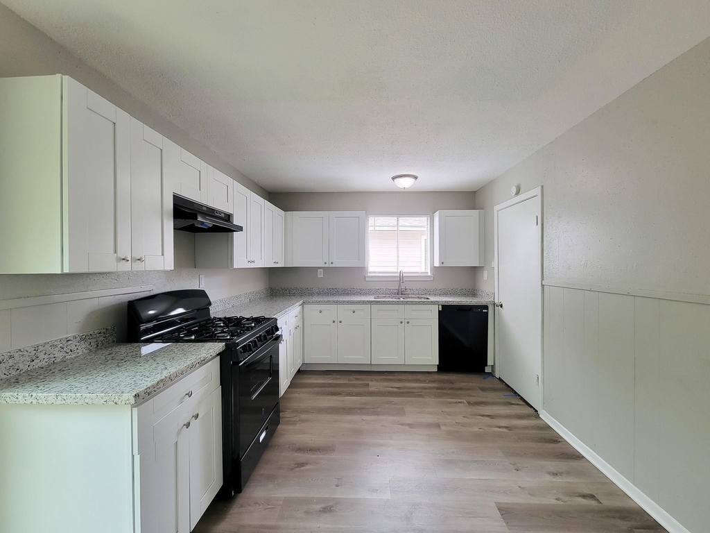 3121 Proswimmer Street - Photo 11