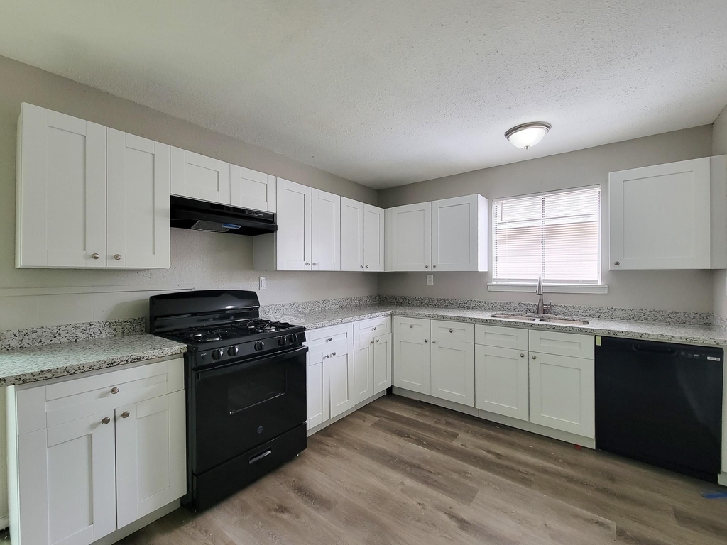 3121 Proswimmer Street - Photo 13