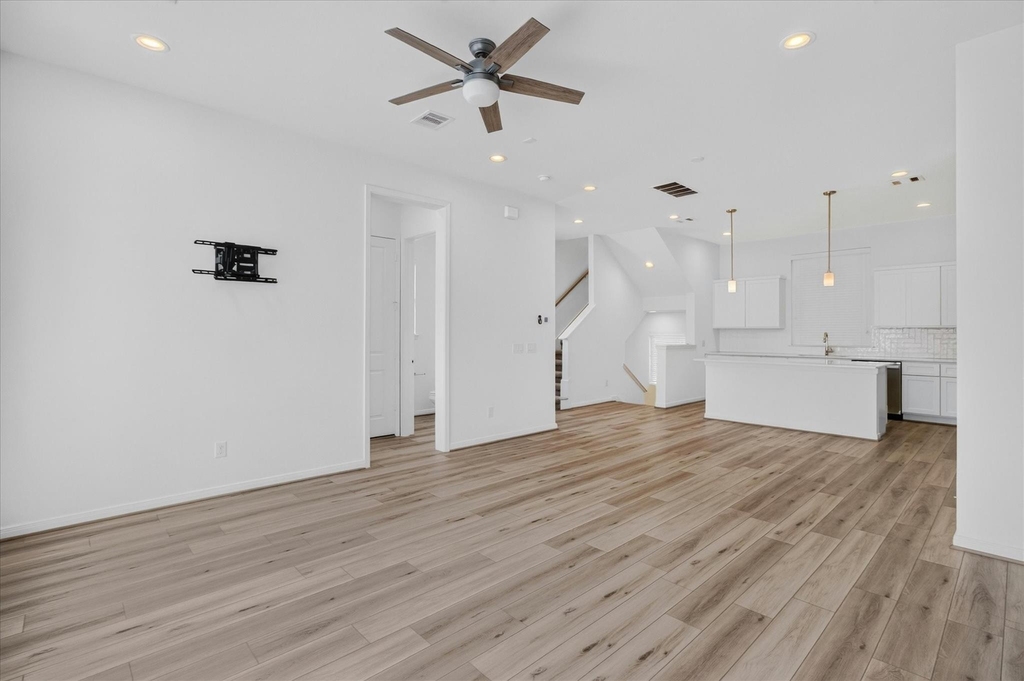 1526 Ojeman Road - Photo 2