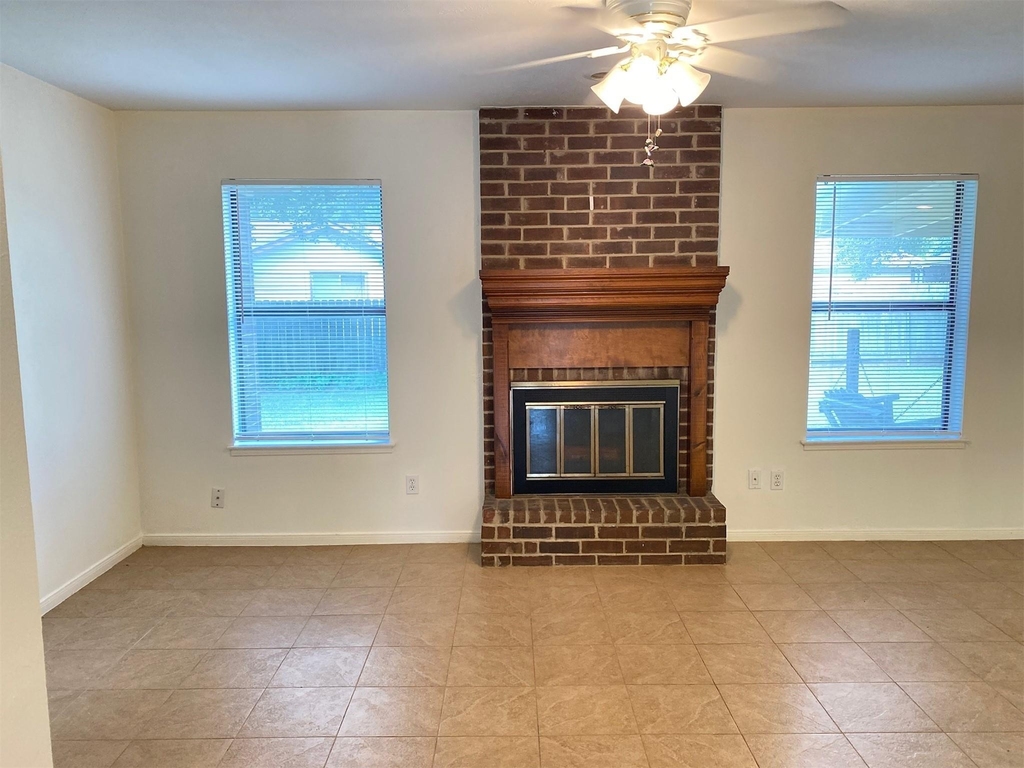 2733 Davis Avenue - Photo 14