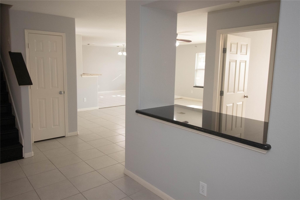 2202 Crossmill Lane - Photo 4