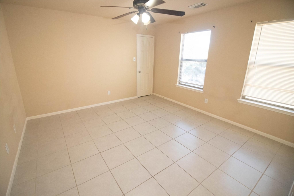 2202 Crossmill Lane - Photo 33