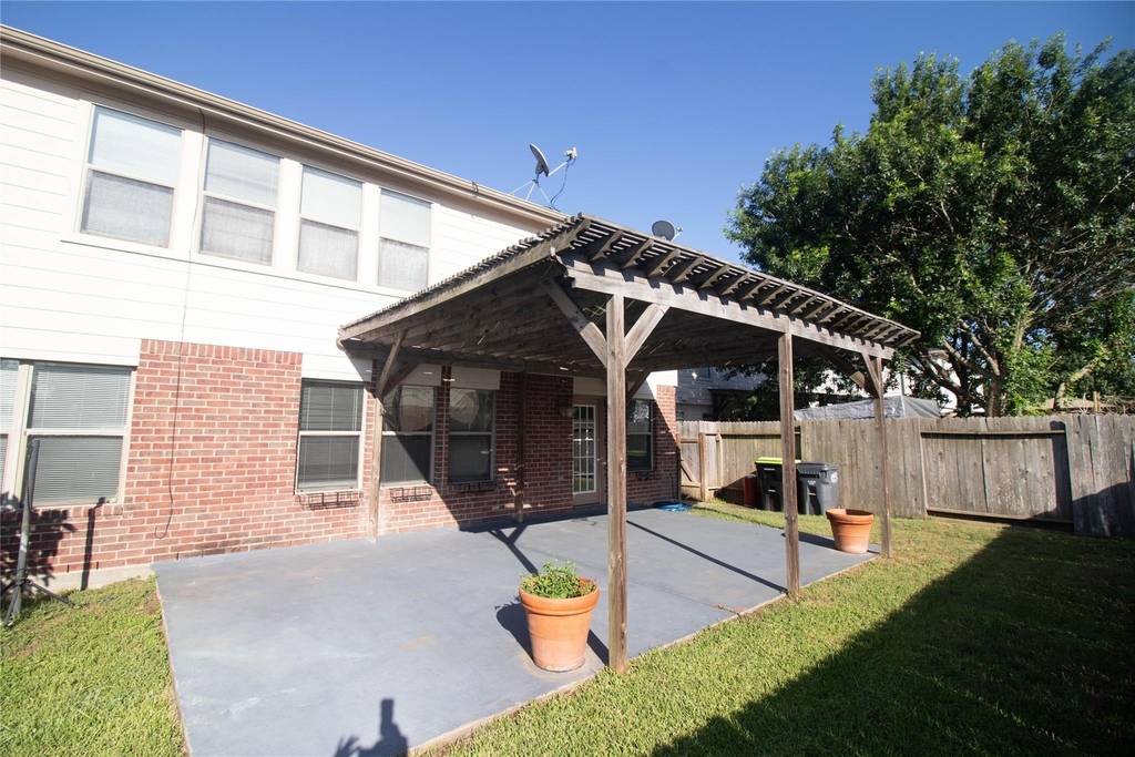 2202 Crossmill Lane - Photo 1
